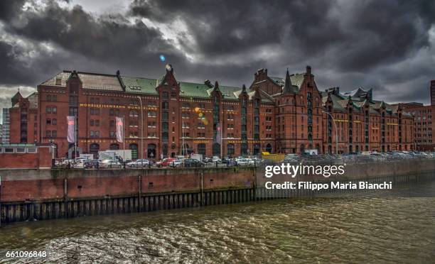 speicherstadt - paesaggio urbano stock pictures, royalty-free photos & images