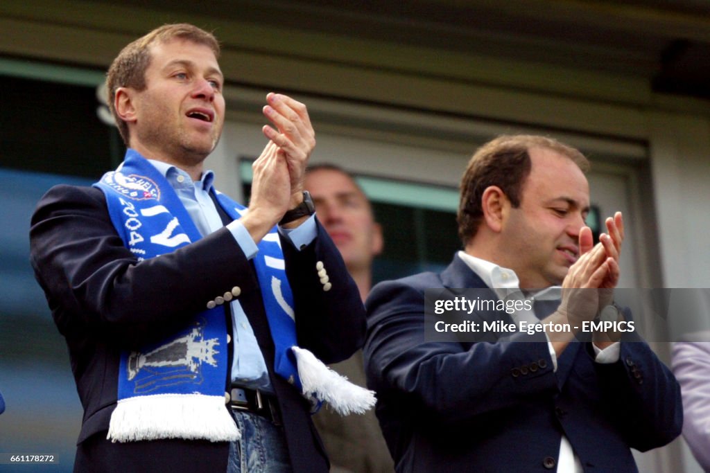 Soccer - FA Barclays Premiership - Chelsea v Charlton Athletic - Stamford Bridge