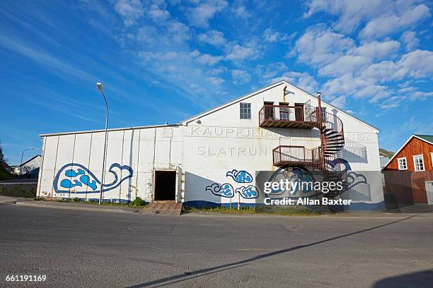 facade of husavik whale museum - フーサヴィーク ストックフォトと画像