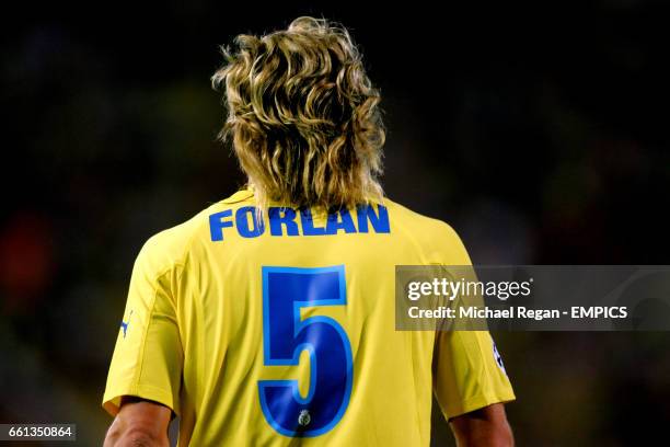 Forlan 2,306 Diego Forlan Photos Stock Photos, High-Res Pictures, and Images ...