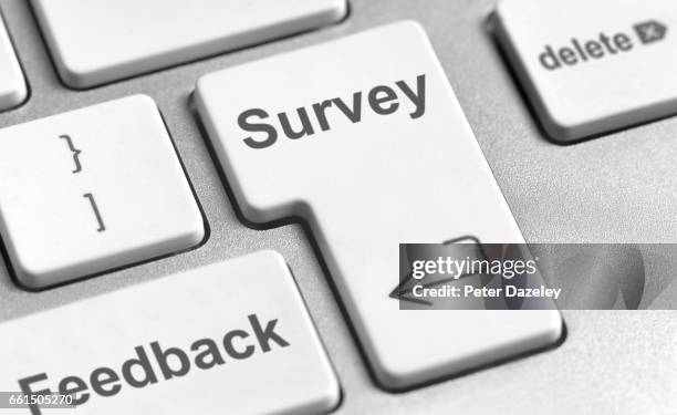 survey feedback keyboard - cuestionario fotografías e imágenes de stock