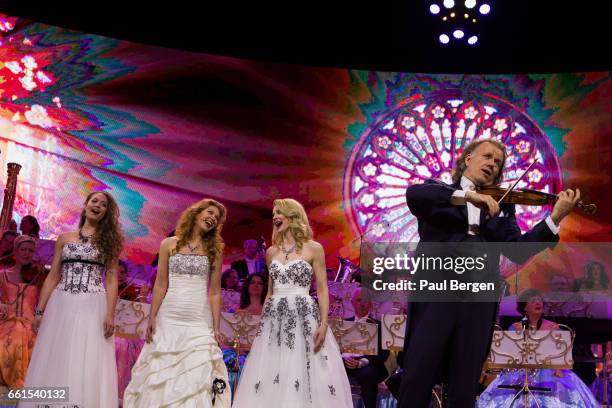 Andre Rieu Harp 2,667 Andre Rieu Photos & High Res Pictures - Getty Images