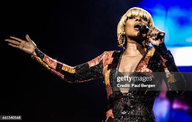 American R&B singer Mary J Blige performs on stage at Ziggo Dome, Amsterdam, Netherlands, 25 October 2016.