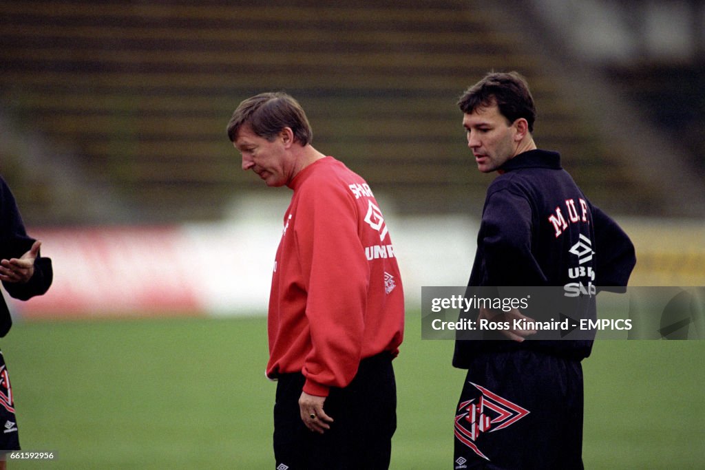 Soccer - UEFA Cup - First Round Second Leg - Torpedo Moscow v Manchester United - Manchester United Training