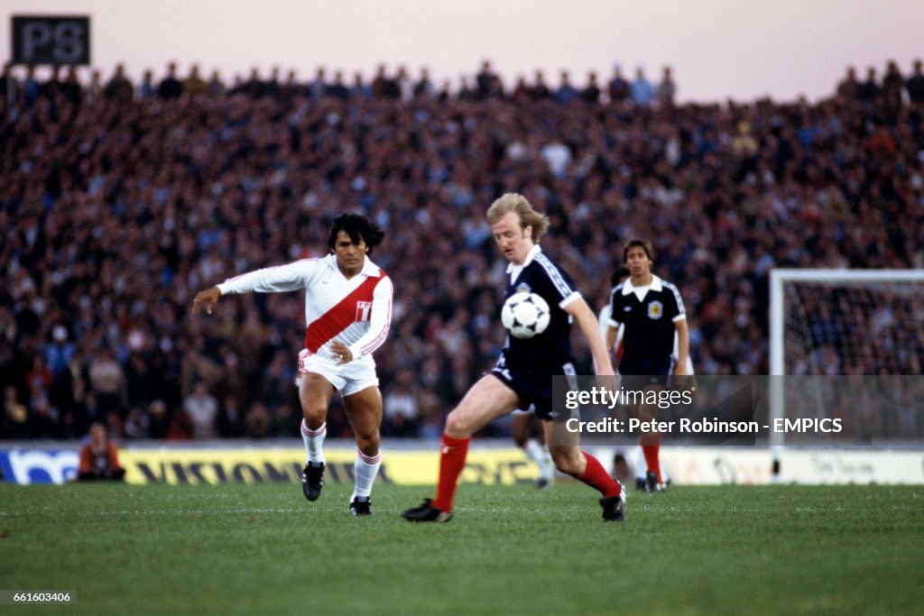 Soccer - World Cup Argentina 78 - Group Four - Scotland v Peru - Estadio Cordoba