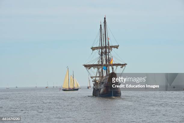 Minnesota, Duluth, Tall Ships Festival 2016, El Galion, a Spanish Galleon Replica, sailing under Engine power.