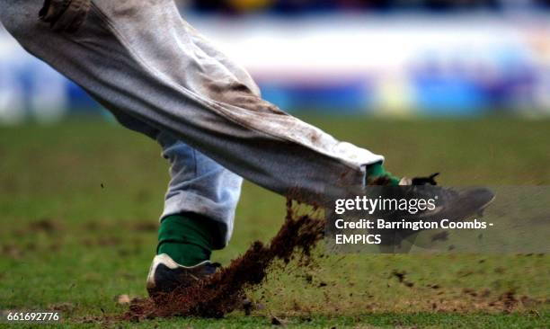 Crystal Palace's keeper Gabor Kiraly kicks dirt as well as the ball during the game against Leeds United