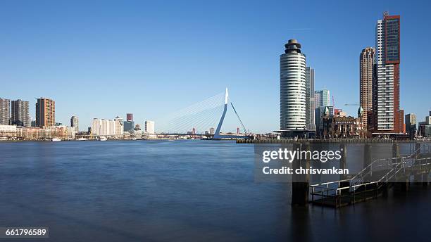 city skyline, rotterdam, holland - rio nieuwe maas - fotografias e filmes do acervo