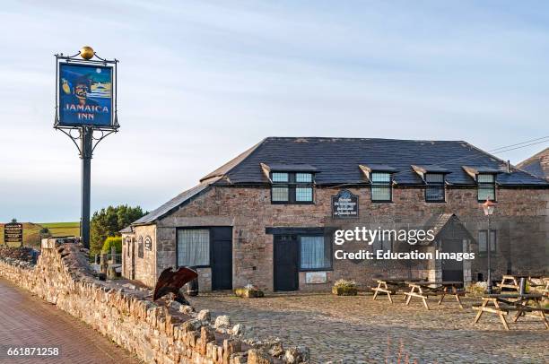 CornwallÍs most famous smugglers Inn made world-famous by Daphne du MaurierÍs Jamaica Inn novel.