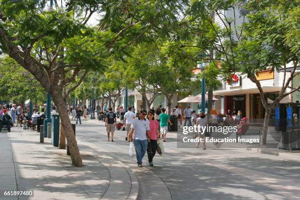 3rd Street Promenade, Santa Monica, California.