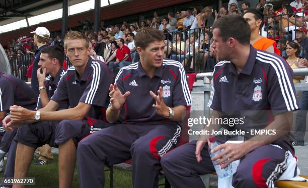 Liverpool's Peter Crouch, Steven Gerrard and Jamie Carragher