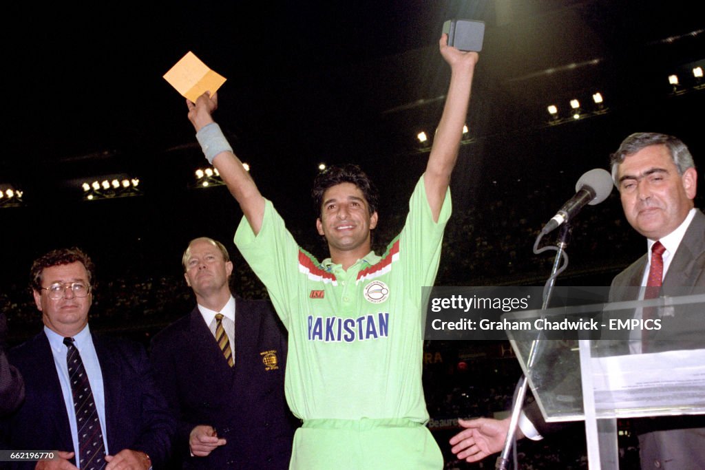 Cricket - Benson and Hedges World Cup - Final - Pakistan v England - Melbourne Cricket Ground