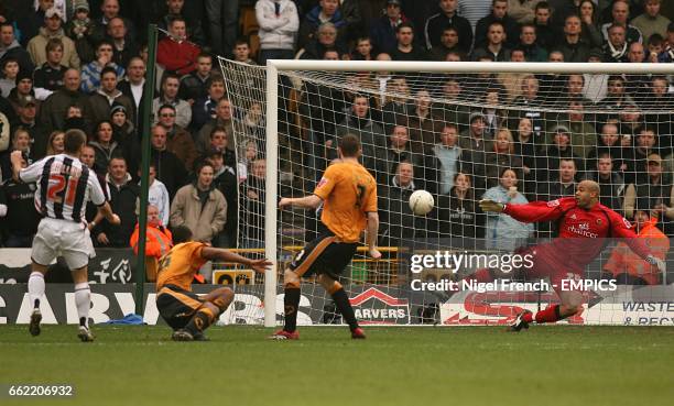 West Bromwich Albion'a Kevin Phillips scores the second goal of the match