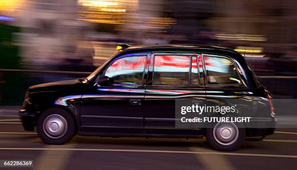 london taxi, central london, england, europe - london taxi stock pictures, royalty-free photos & images
