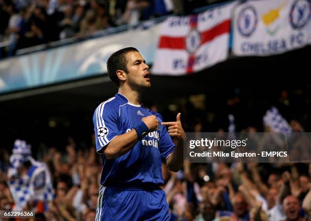 Chelsea's Joe Cole celebrates scoring the opening goal of the game