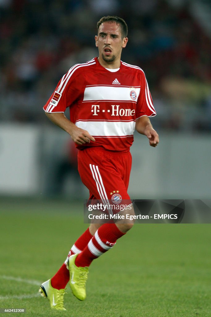 Soccer - Premiere League Cup - Semi-Final - VfB Stuttgart v Bayern Munich - Gottlieb-Daimler Stadium