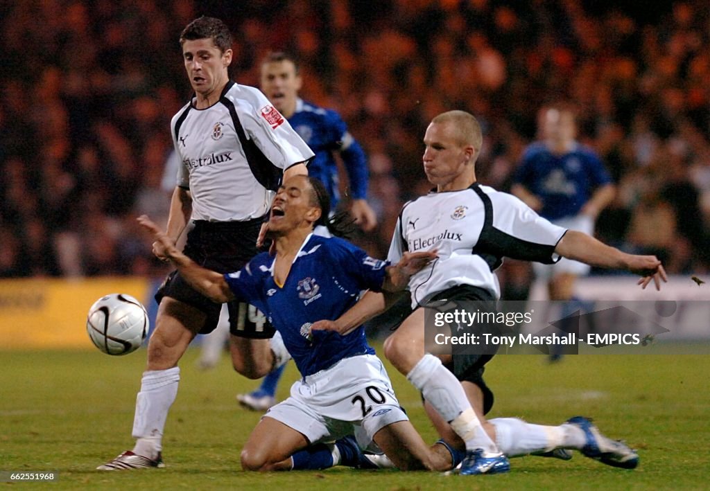 Soccer - Carling Cup - Fourth Round - Luton Town v Everton - Kenilworth Road