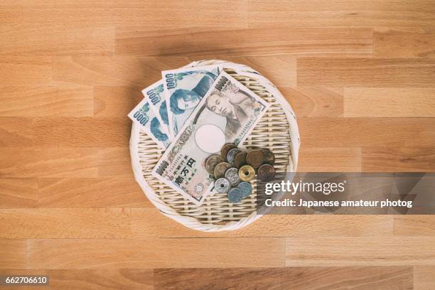 yen - 稼ぐ stock pictures, royalty-free photos & images