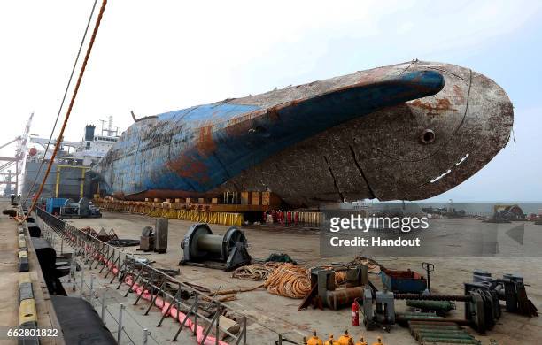 2.715 fotos e imágenes de Naufragio Del Ferry Sewol En Corea Del Sur 2014 -  Getty Images