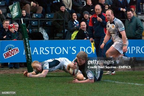 Nottingham's Alexander Loney goes over for a try