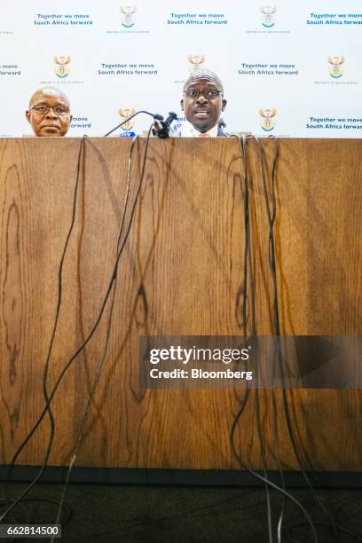 Malusi Gigaba, South Africa's finance minister, center, speaks during a news conference in Pretoria, South Africa, on Saturday, April 1, 2017....