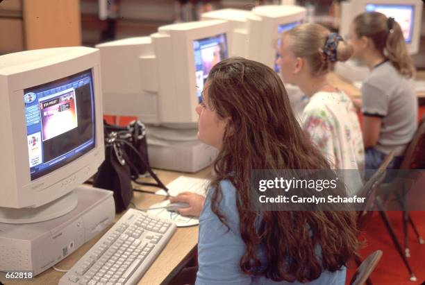 Computerbs 1999 1999 Computer Photos and Premium High Res Pictures - Getty Images
