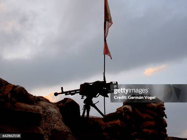 iran-iraq war trenches - kerman, iran - イランイラク戦争 ストックフォトと画像