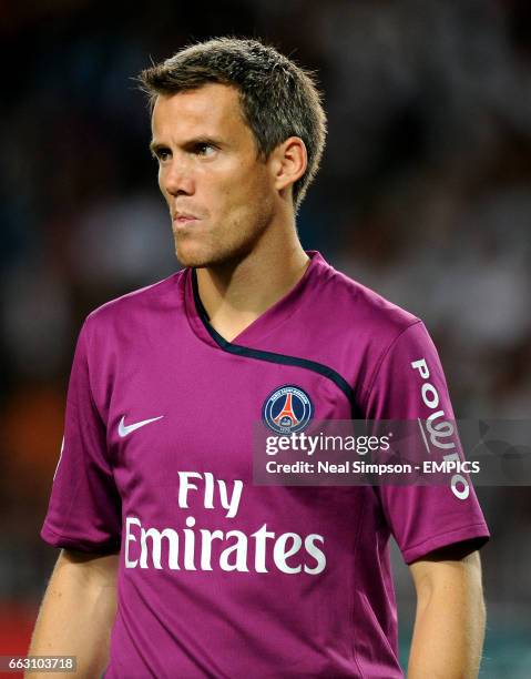 Paris Saint Germain goalkeeper Mickael Landreau News Photo - Getty