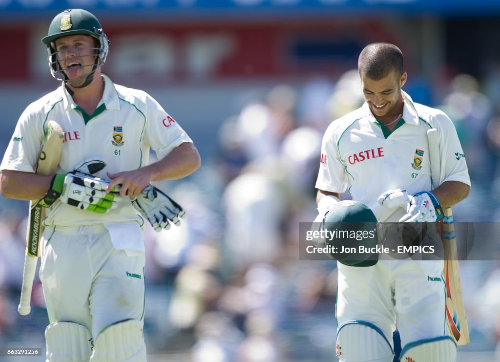 Cricket - 3 mobile Series - First Test - Australia v South Africa - WACA - Fifth Day
