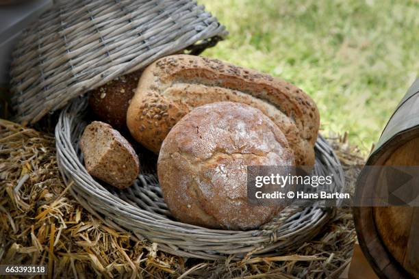 basket with bread - hans barten stockfoto's en -beelden