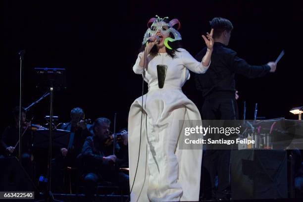 Bjork performs onstage at Auditorio Nacional on March 29, 2017 in Mexico City, Mexico.