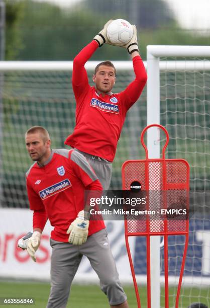 England's goalkeepers Robert Green and Paul Robinson during training