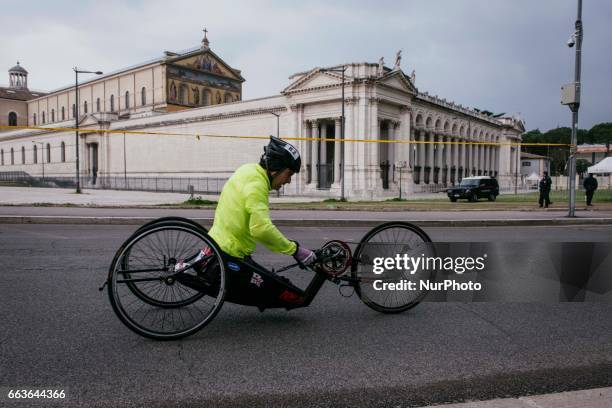 Former racing driver and paracyclist, Italian Alex Zanardi, takes part in the 23rd Marathon of Rome on April 2, 2017 in Rome.