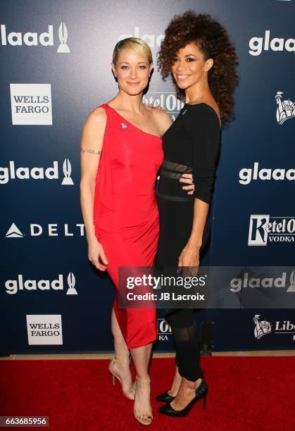 Teri Polo and Sherri Saum attend the 28th Annual GLAAD Media Awards on April 01, 2017 in Beverly Hills, California.
