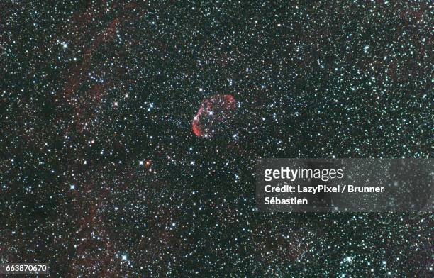 the crescent nebula - lazypixel photos et images de collection