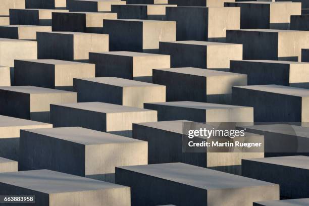 the holocaust memorial berlin. - antisemitismus stock-fotos und bilder