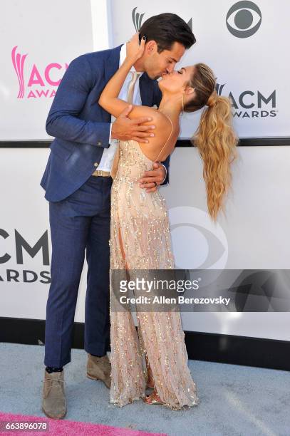 Player Eric Decker and Jessie James Decker arrive at the 52nd Academy Of Country Music Awards on April 2, 2017 in Las Vegas, Nevada.
