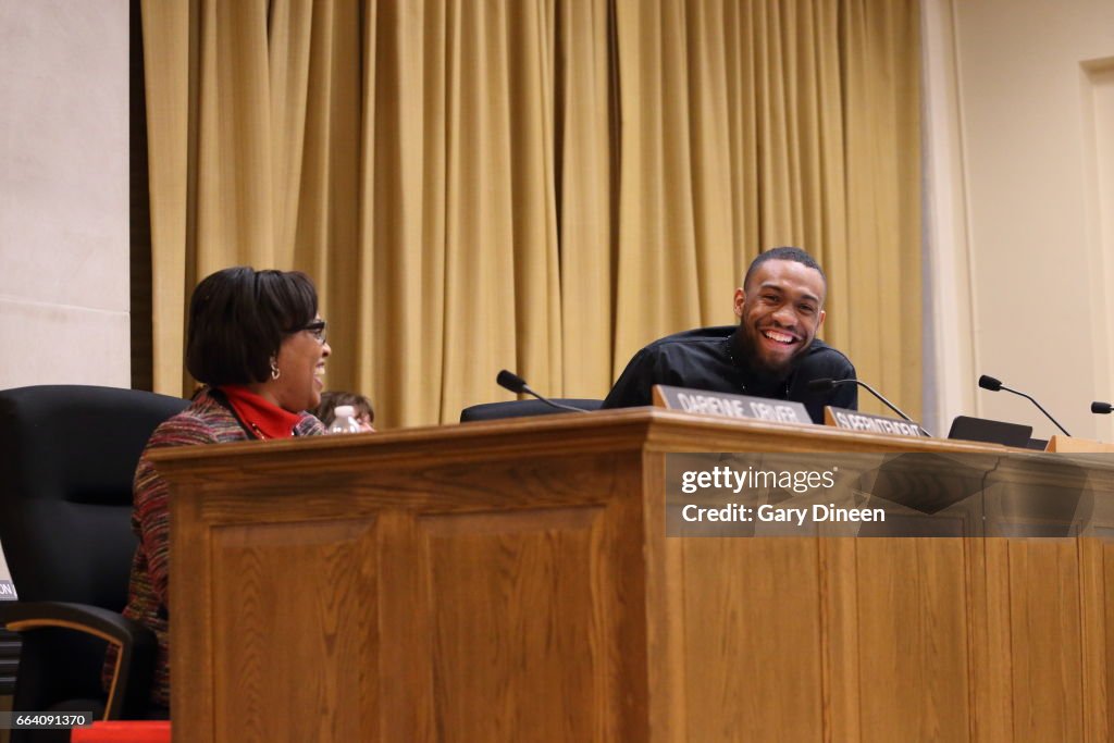 Jabari Parker gets MPS Award