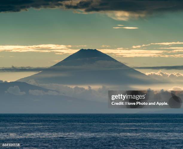 fuji view from arasaki - シルエット - fotografias e filmes do acervo