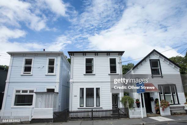 wooden houses thorndon - wellington nz fotografías e imágenes de stock