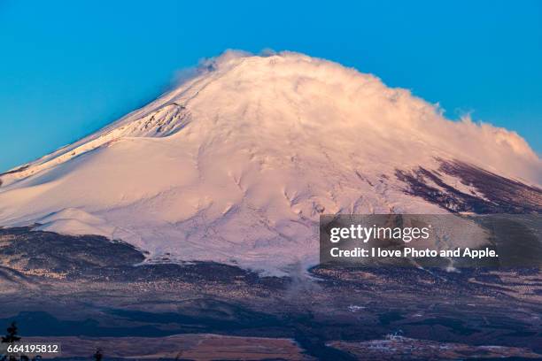 fuji morning view from otome pass - 静岡県 stockfoto's en -beelden