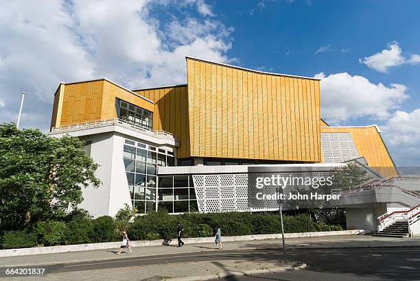 berlin philharmonic hall, berlin, germany - berliner philharmonie stockfoto's en -beelden