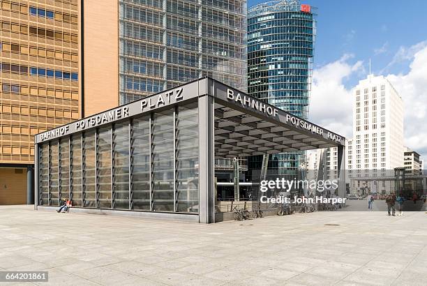 potsdamer platz, berlin germany - potsdamer platz fotografías e imágenes de stock