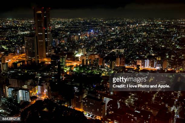 shinjuku saturday night - 市街地の道路 stockfoto's en -beelden