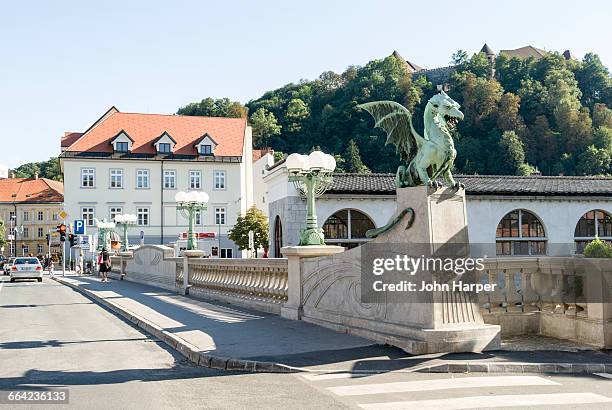 dragon bridge, ljubljana, slovenia - ljubljana stockfoto's en -beelden