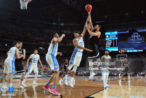 Nigel Williams-Goss of the Gonzaga Bulldogs shoots against Nate Britt of the North Carolina Tar Heels in the first half during the 2017 NCAA Men's...