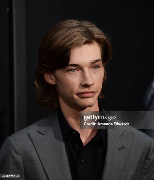 Jacob Lofland Photos and Premium High Res Pictures - Getty Images