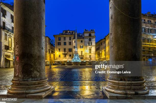 pantheon square illuminated at night, rome, lazio, italy - ciudades capitales - fotografias e filmes do acervo