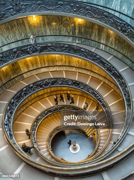 spiral staircase, vatican musuem, rome, italy - encuadre de cuerpo entero stock pictures, royalty-free photos & images