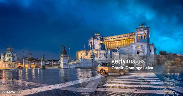 piazza venezia , rome , italy at night - lugar de interés stock pictures, royalty-free photos & images